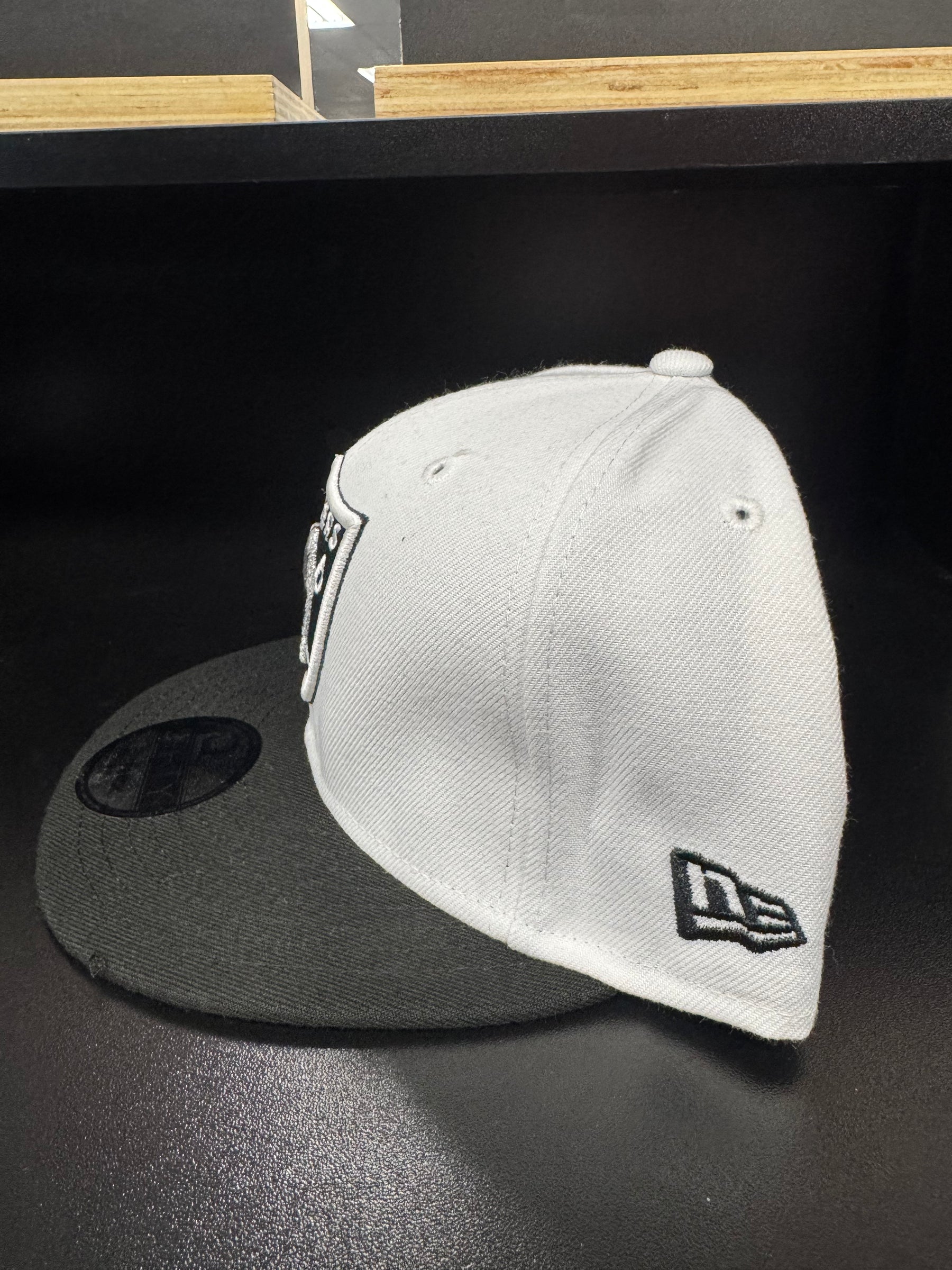 Raiders White/Black 950 Snapback