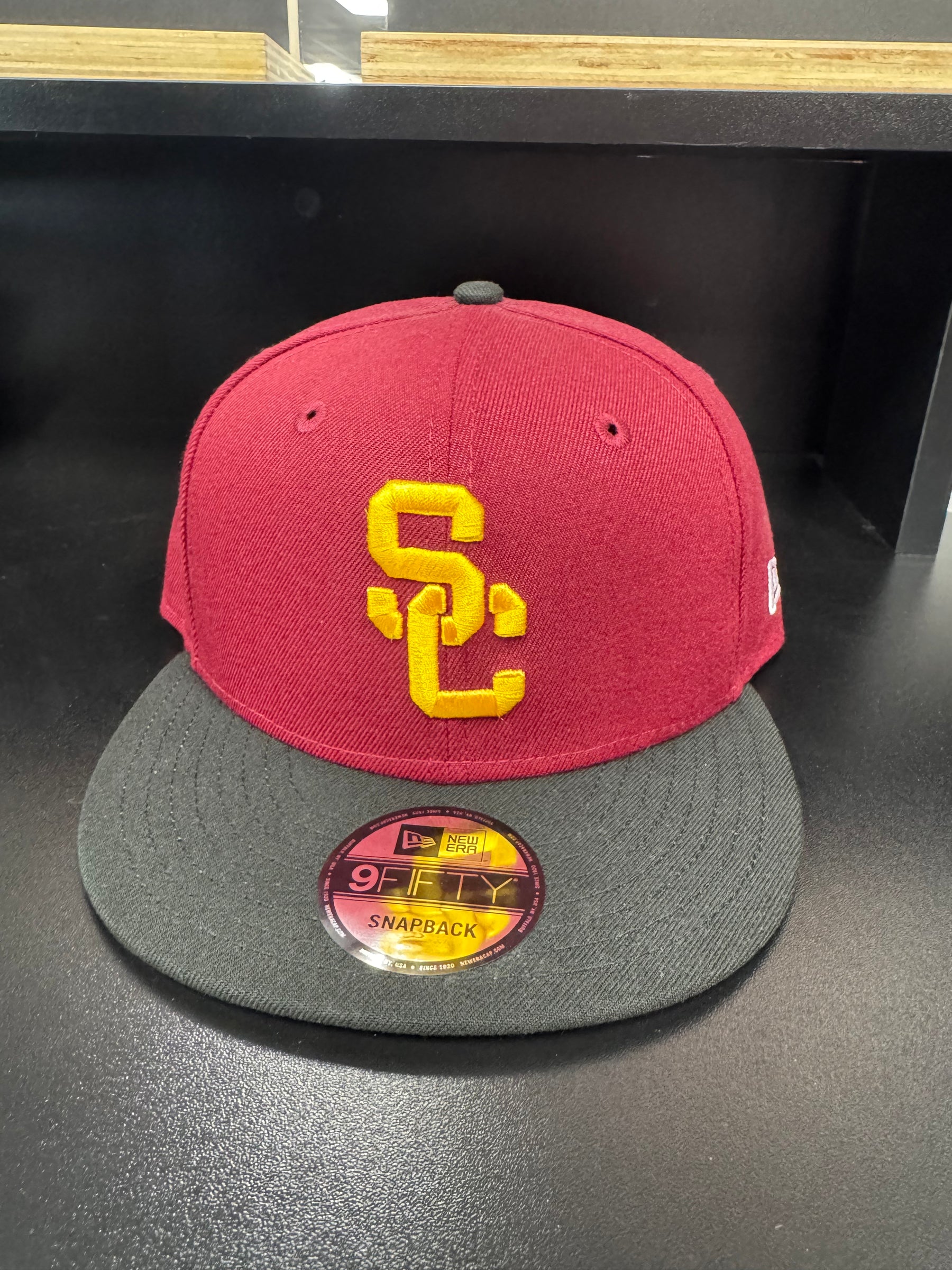 USC 2 Tone Burgundy / Black 950 snapback