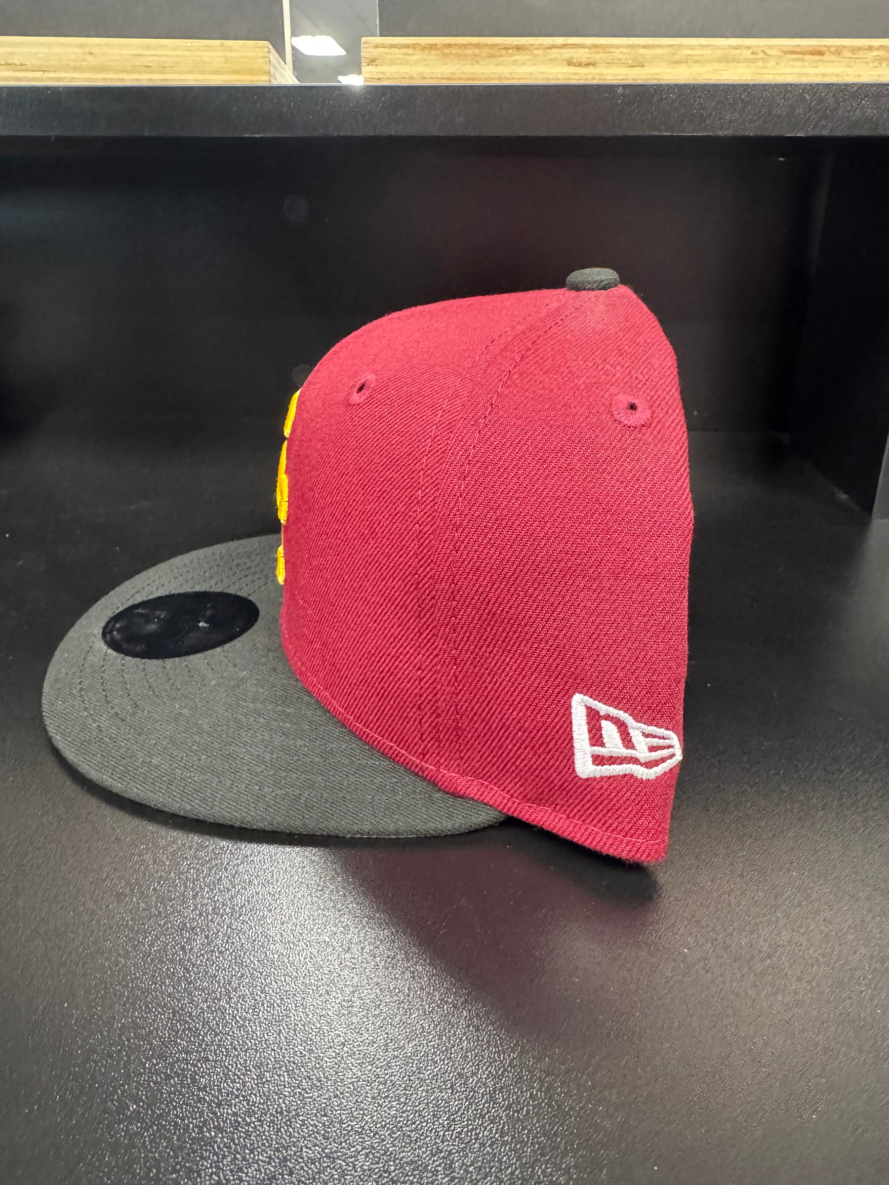 USC 2 Tone Burgundy / Black 950 snapback