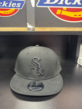 NEW ERA 59FIFTY Basic Snap back CHICAGO WHITE SOX 950 - BLACK/BLACK